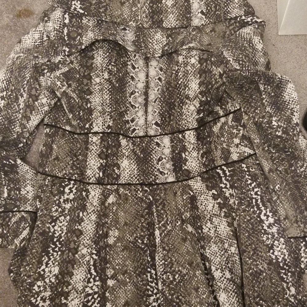 Beautiful fall coat - Picture 2 of 3